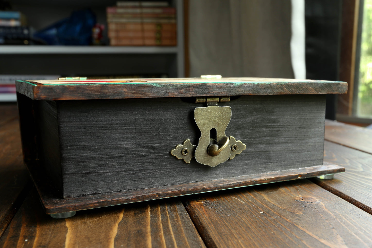 The Foragers Guide To Deadly Mushrooms - Wooden Book Dice Box