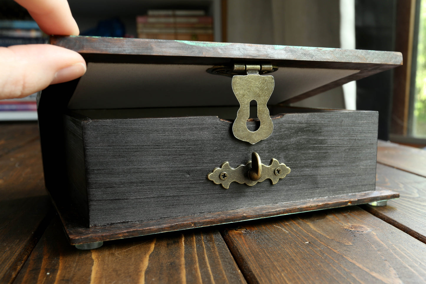 The Foragers Guide To Deadly Mushrooms - Wooden Book Dice Box